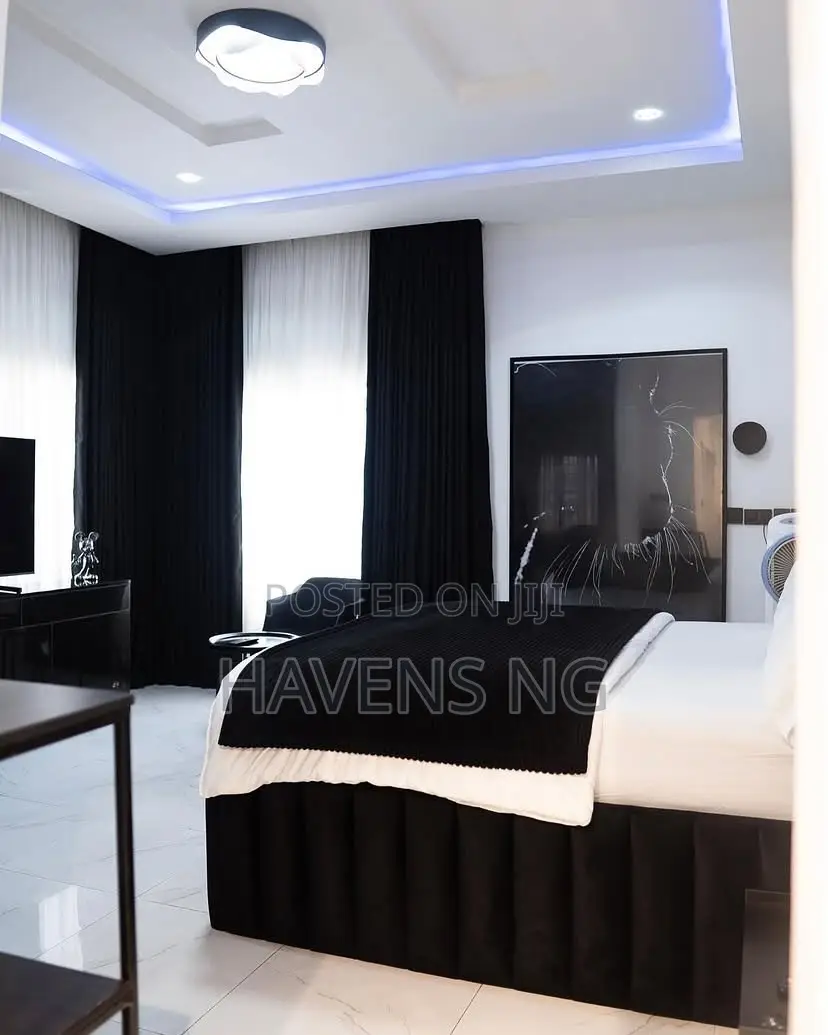 Modern 2-Bedroom Smart Home With Modern Facilities