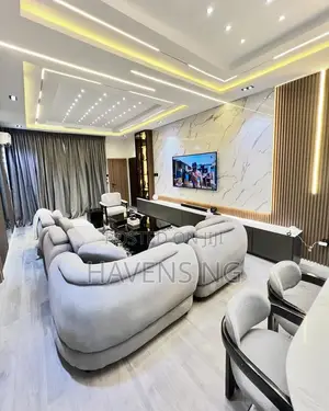 Luxury 3-Bedroom Apartment With Private Bar and Smoking Area