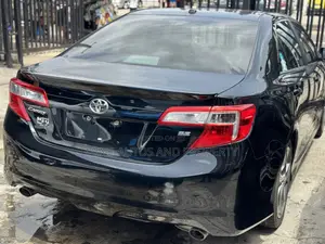 Toyota Camry SE 4dr Sedan w/Prod. End 11/13 (3.5L 6cyl 6A) 2014 Black