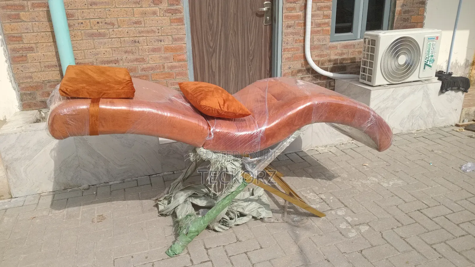 Salon Spa Curved Massage Bed