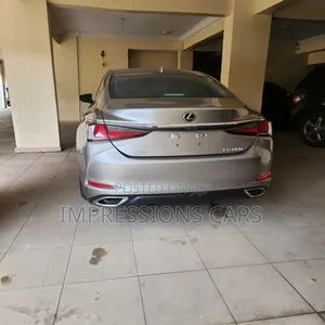 Lexus ES 2019 Gold