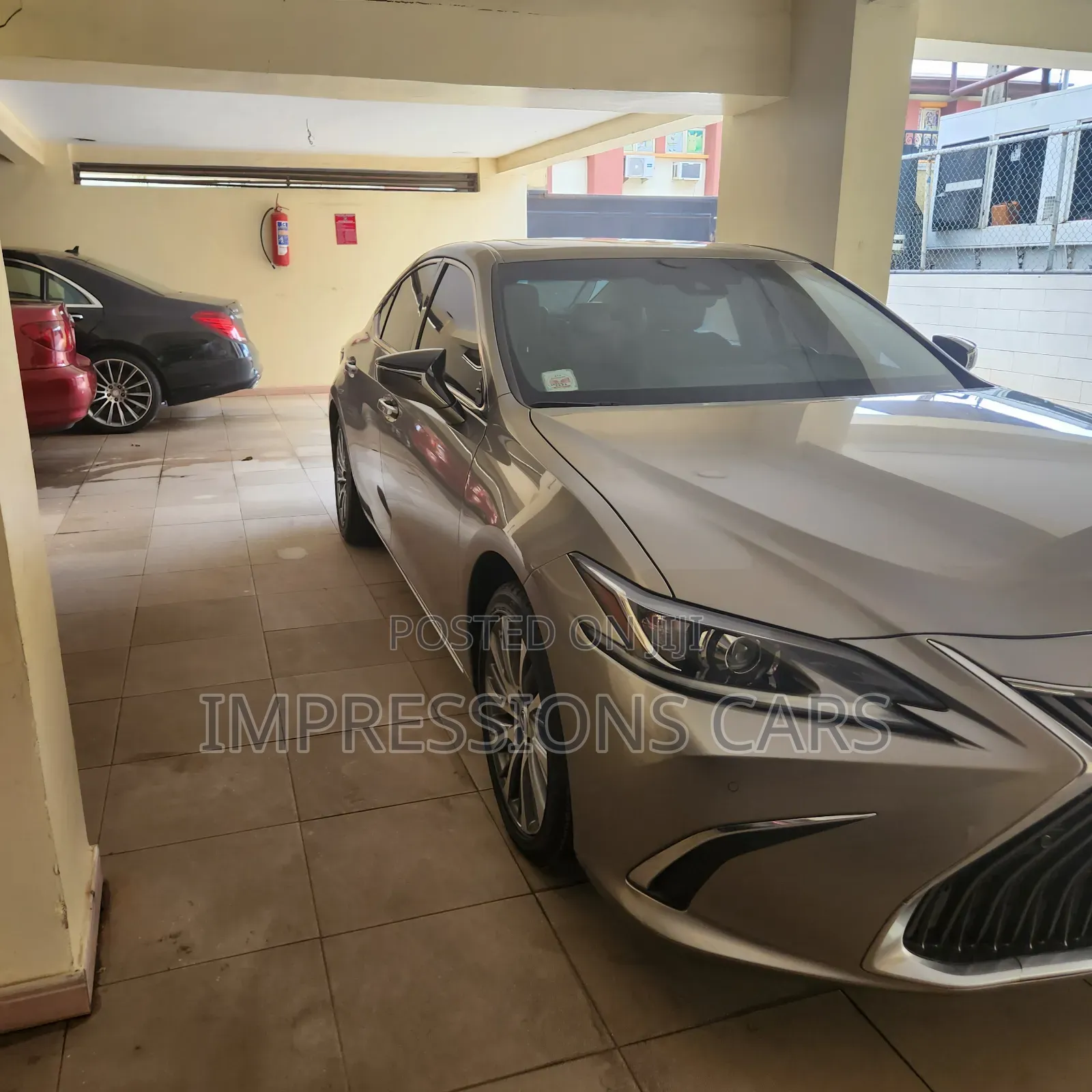 Lexus ES 2019 Gold