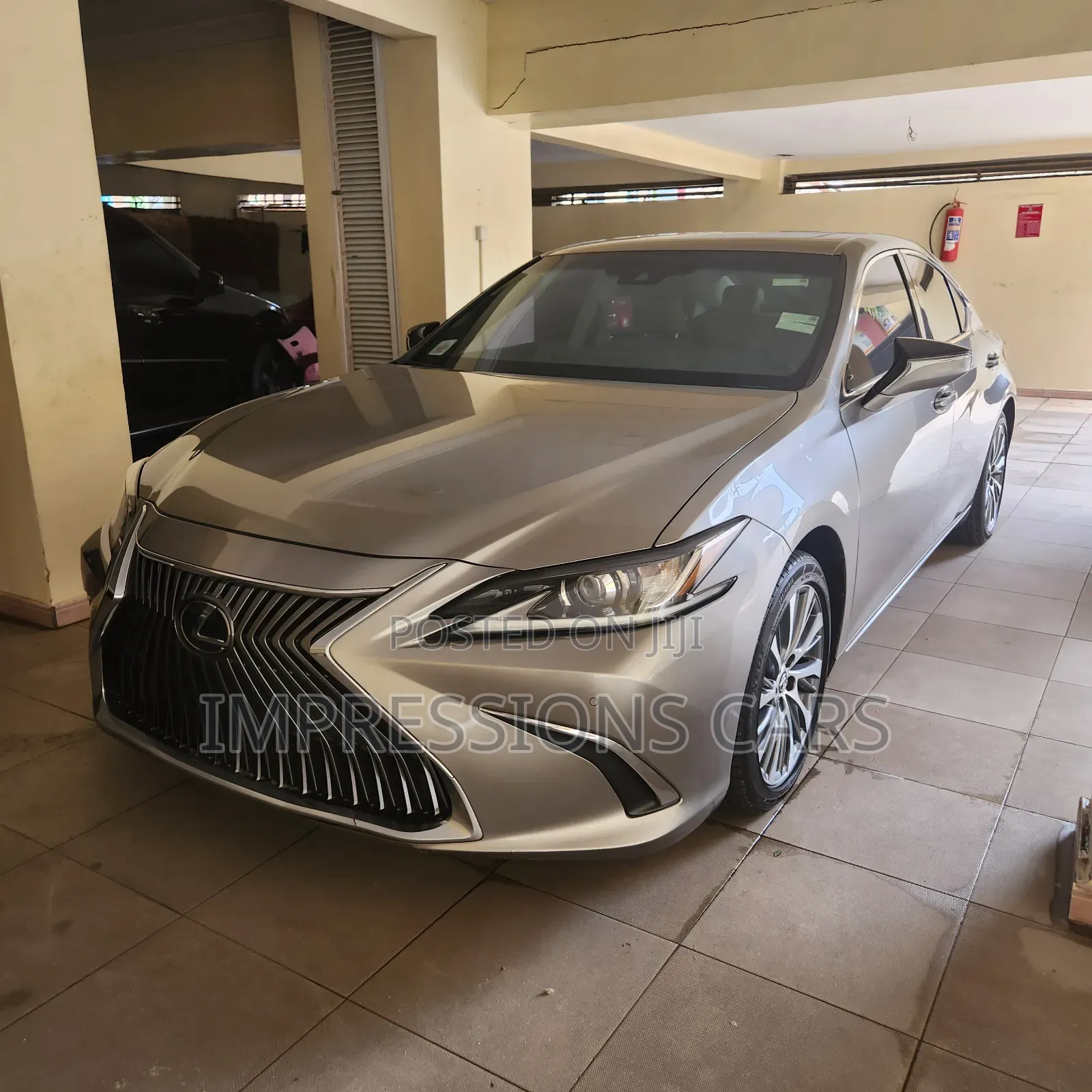 Lexus ES 2019 Gold