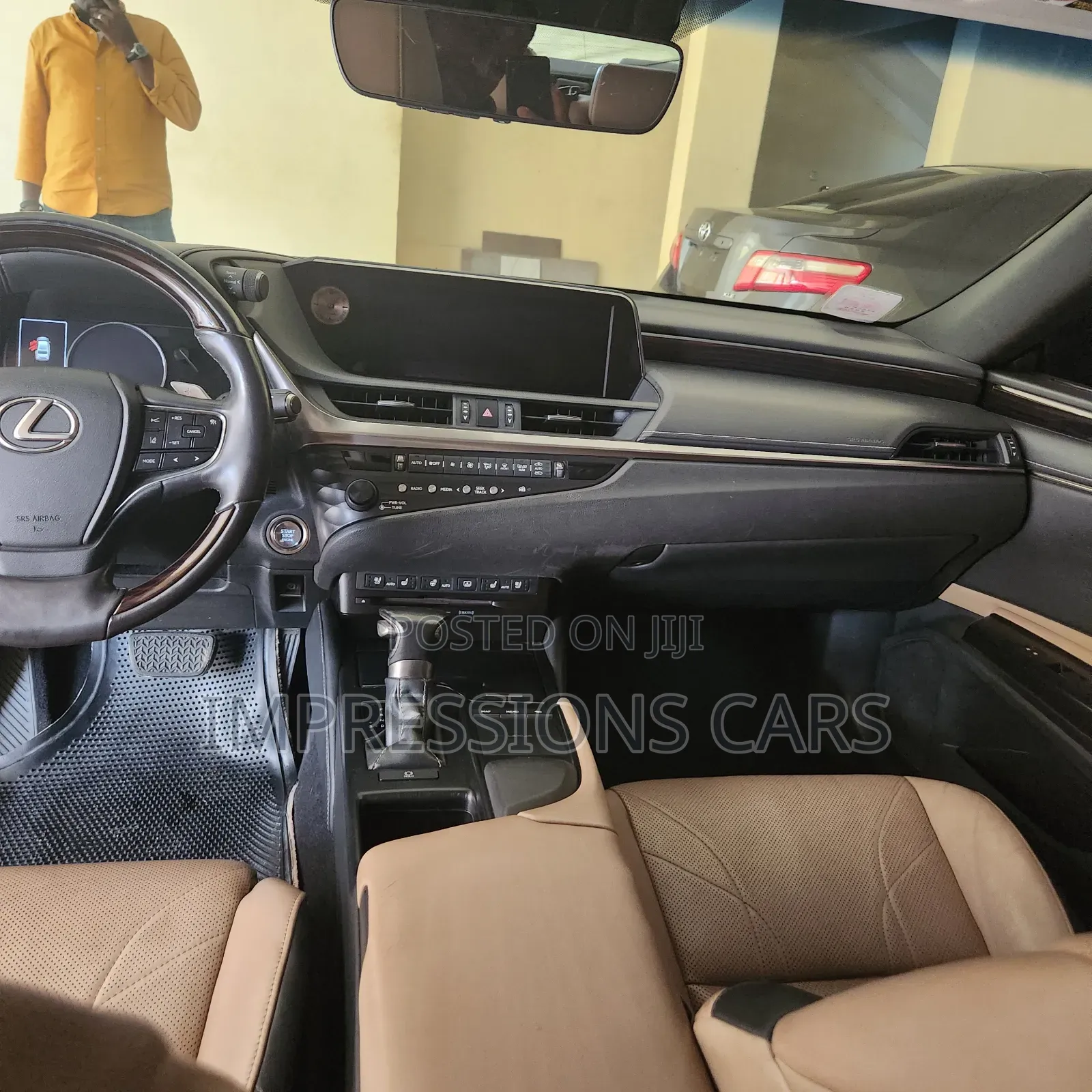 Lexus ES 2019 Gold