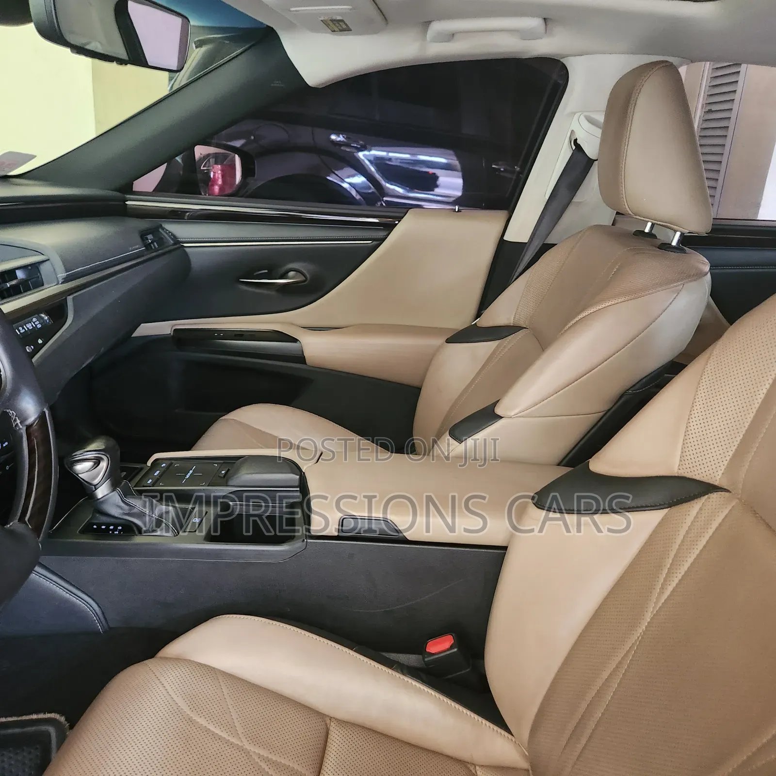 Lexus ES 2019 Gold