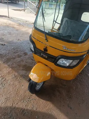 TVS Apache 180 RTR 2022 Yellow
