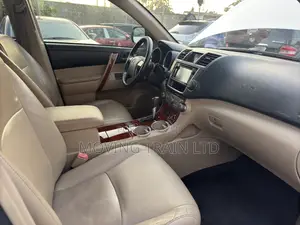 Toyota Highlander Limited 3.5l 4WD 2013 White