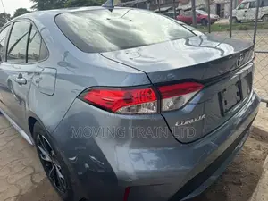 Toyota Corolla LE 2020 Blue