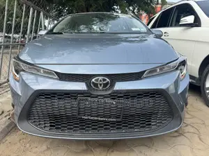 Toyota Corolla LE 2020 Blue