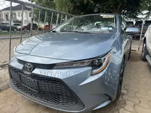 Toyota Corolla LE 2020 Blue