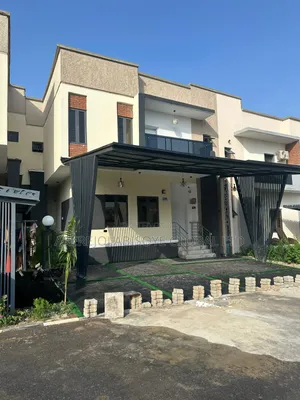 4bdrm Duplex in In An Estate for sale