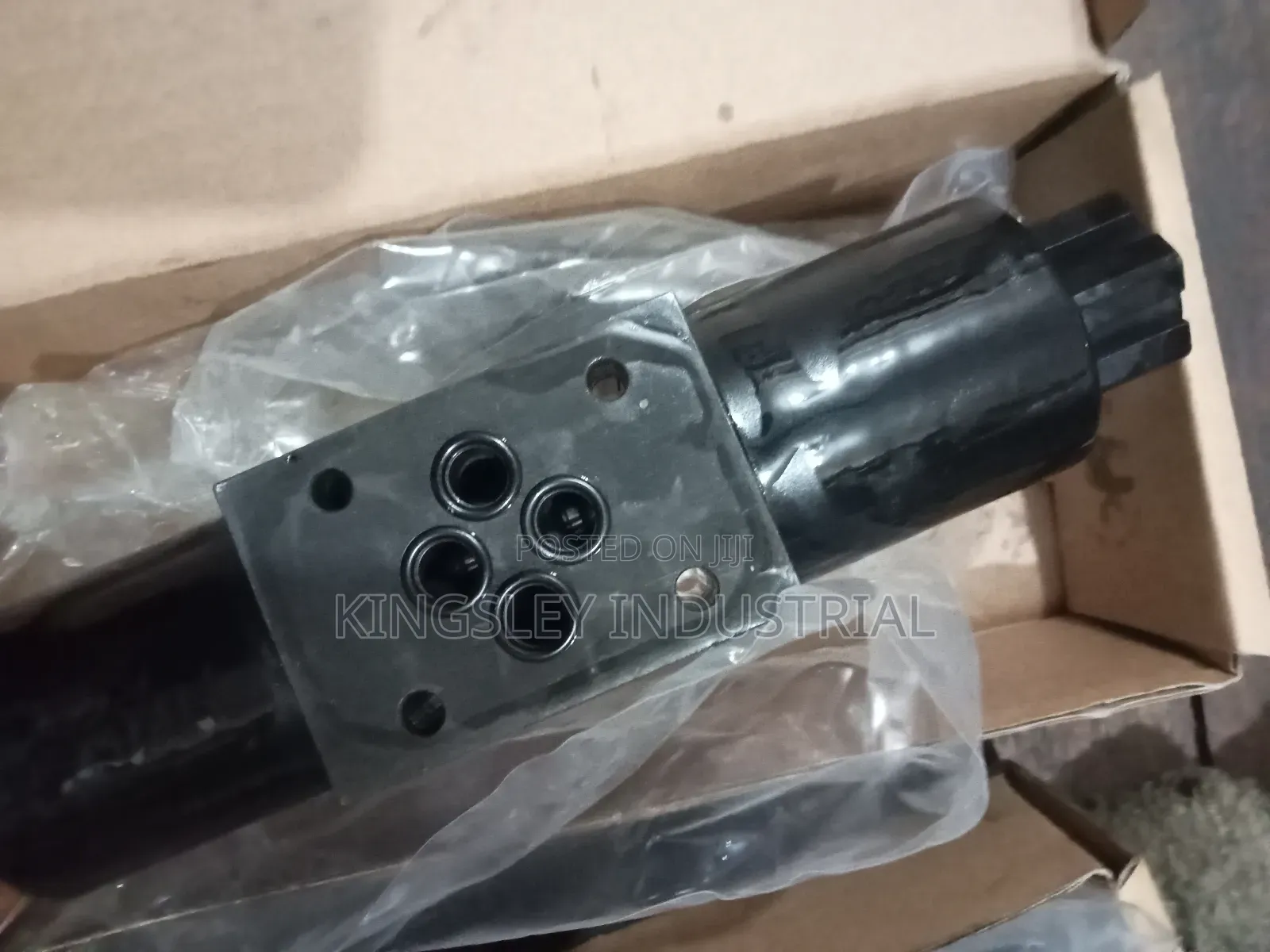 Directional Control Valve, Model DSG-02-3c6-1x-R220,