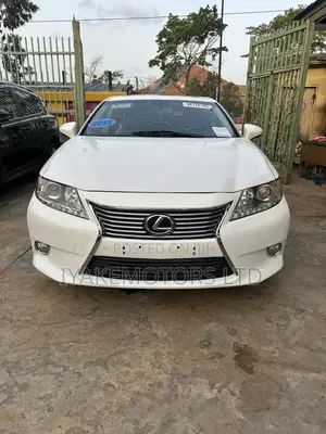 Photo - Lexus ES 2013 White