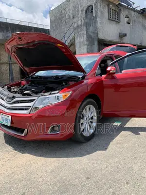 Toyota Venza V6 2010 Red