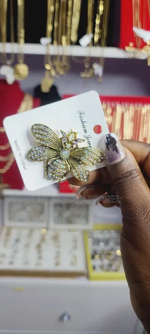 Beautiful Vintage Brooch