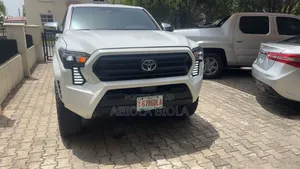 Toyota Tacoma SR5 Access Cab 6' Bed AT 2024 White