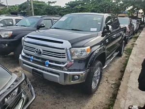 Toyota Tundra Limited 5.7L V8 4x4 Double Cab 6.6 ft. box 145.7 in. WB