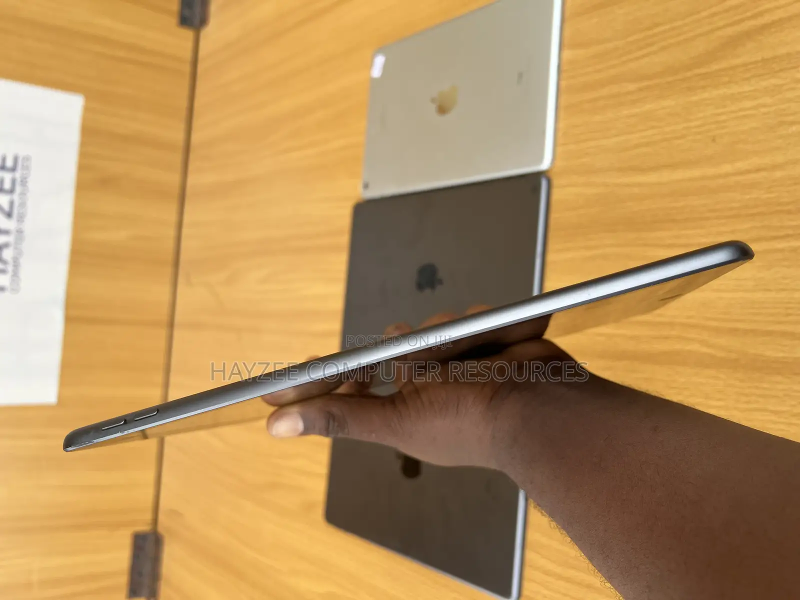 Apple iPad 9.7 32 GB Gray