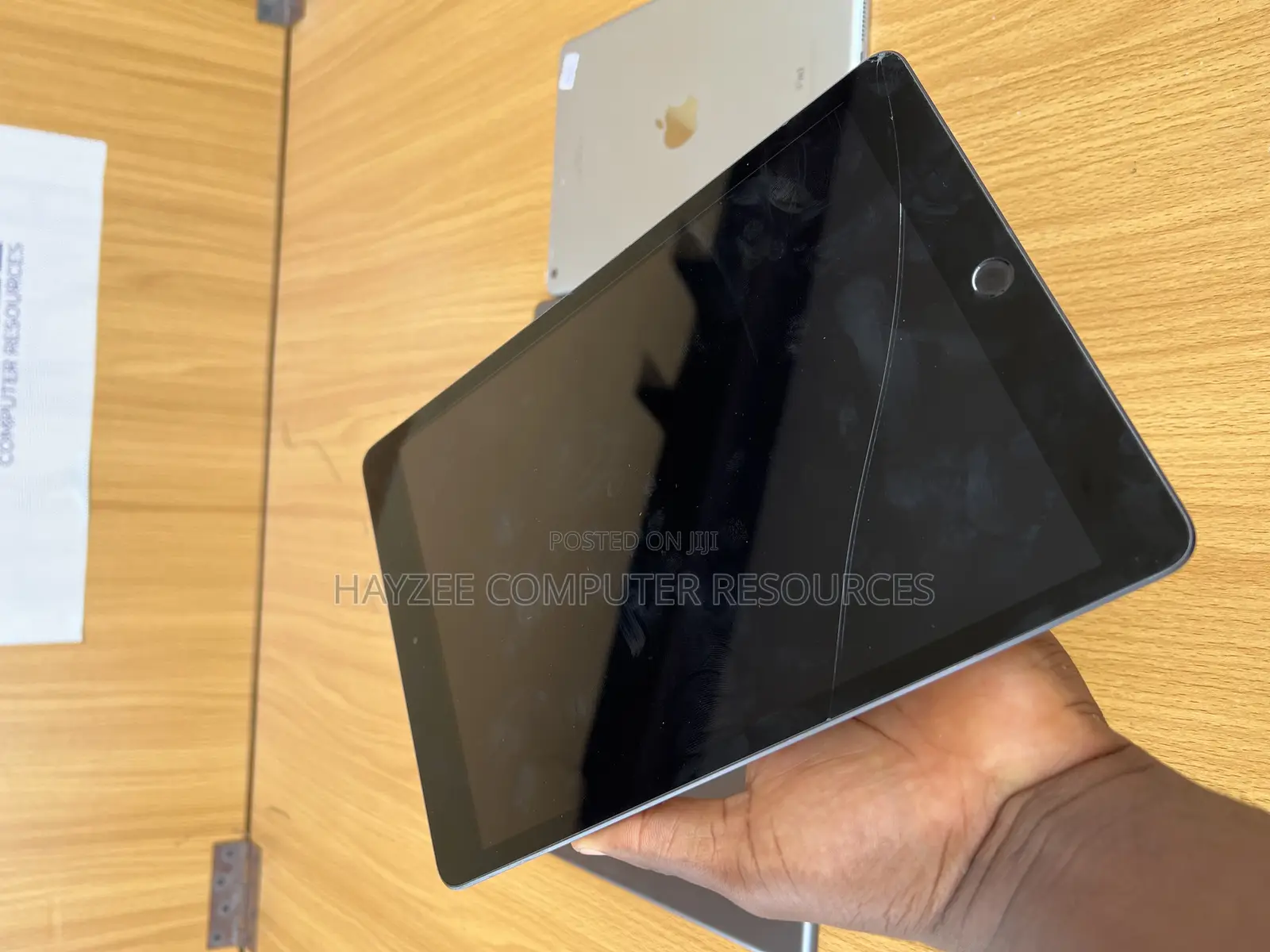 Apple iPad 9.7 32 GB Gray