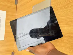 Apple iPad 9.7 32 GB Gray
