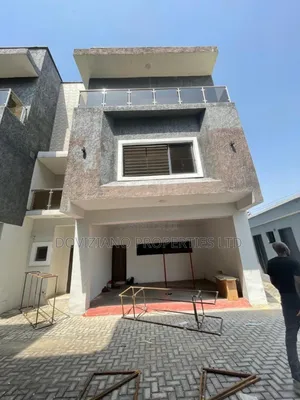 4bdrm Townhouse/Terrace in Chevron for sale