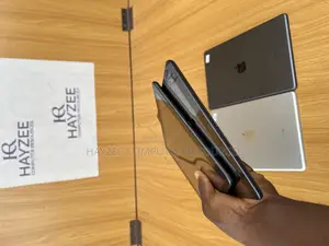 Apple iPad 9.7 128 GB Gray