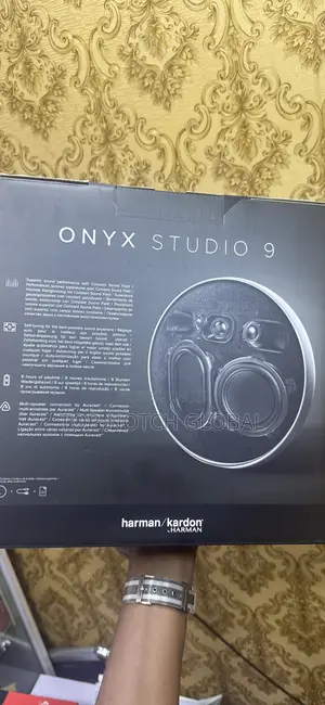 Onyx Studio 9