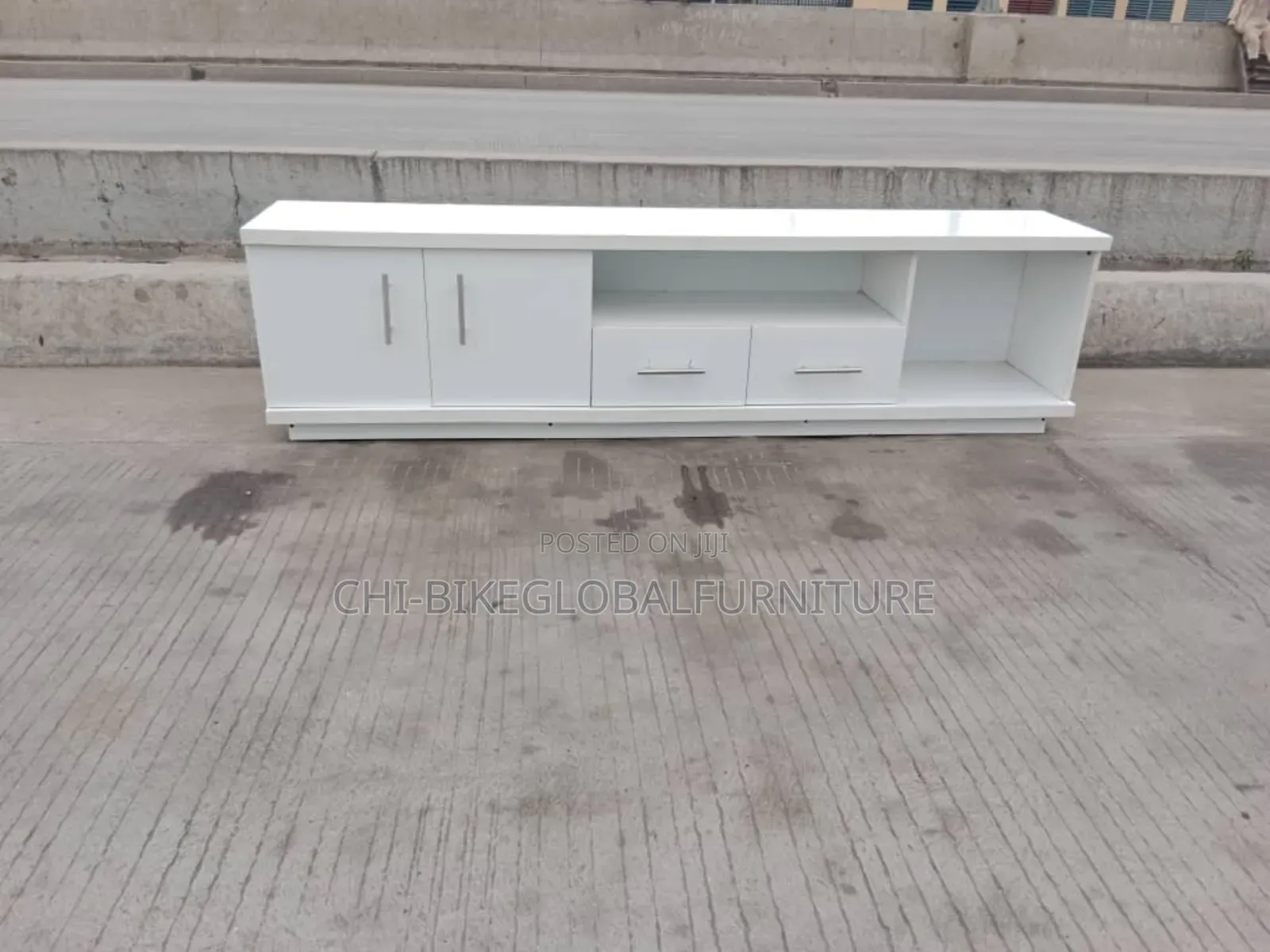 6 Ft Tv Stand / Tv Console