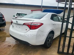 Toyota Corolla 2015 White
