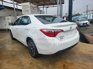 Toyota Corolla 2015 White