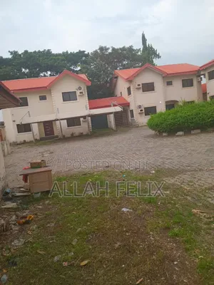 4bdrm Duplex in Utako for sale