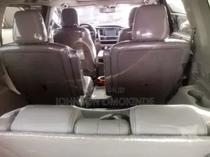 Toyota Highlander Limited 4dr SUV AWD (3.5L 6cyl 6A) 2015 White