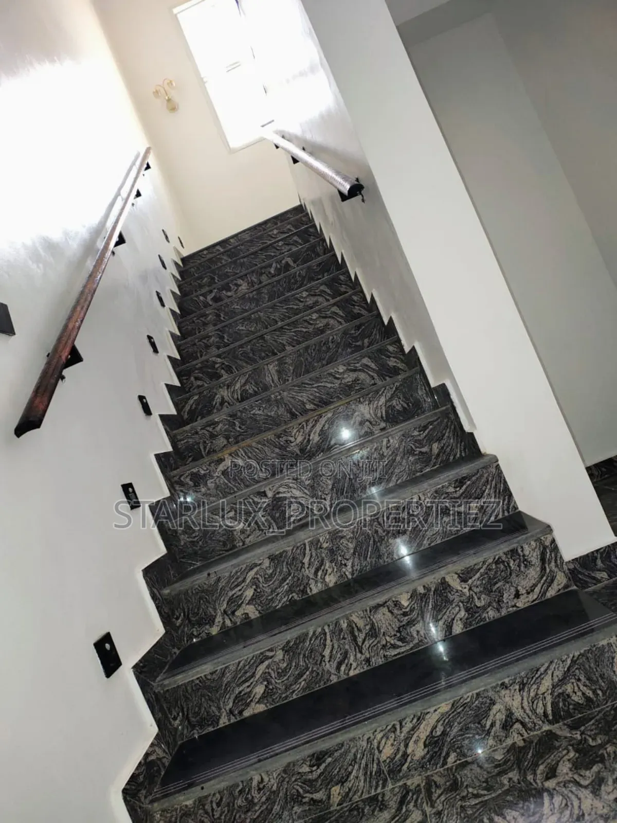5bdrm Duplex in Admiralty Estate for rent