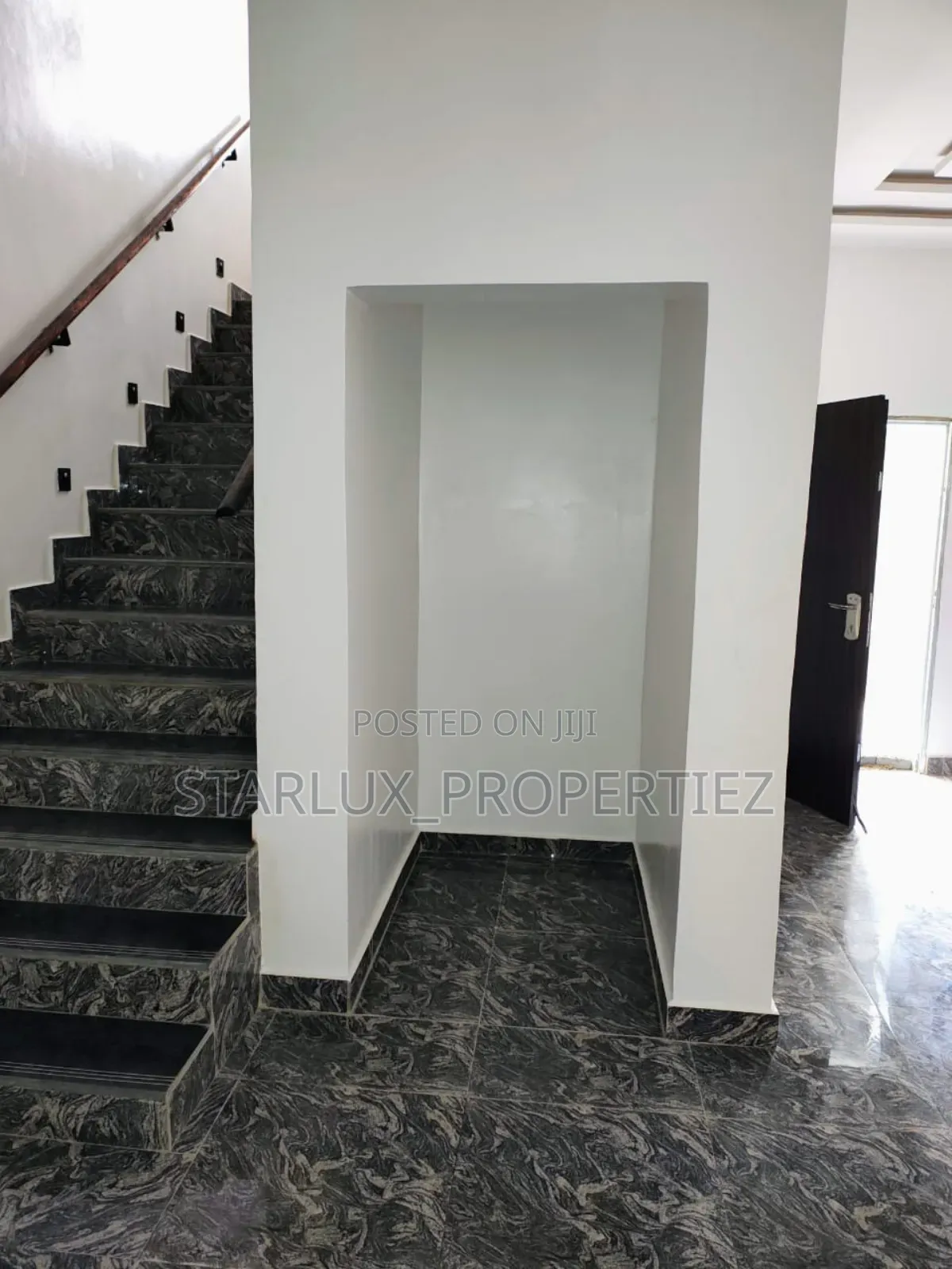 5bdrm Duplex in Admiralty Estate for rent