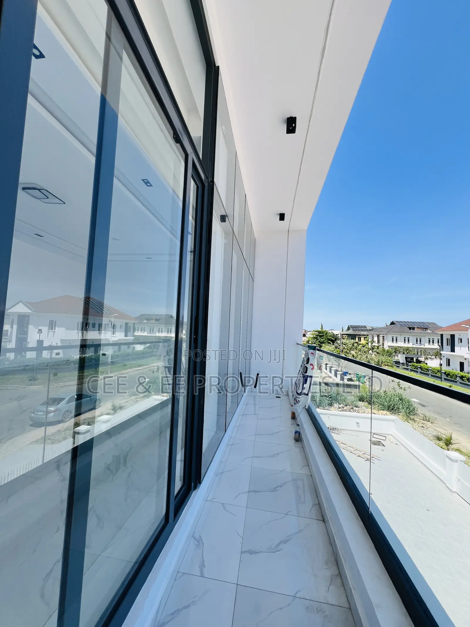 5bdrm Duplex in Royal Garden Estate, for sale