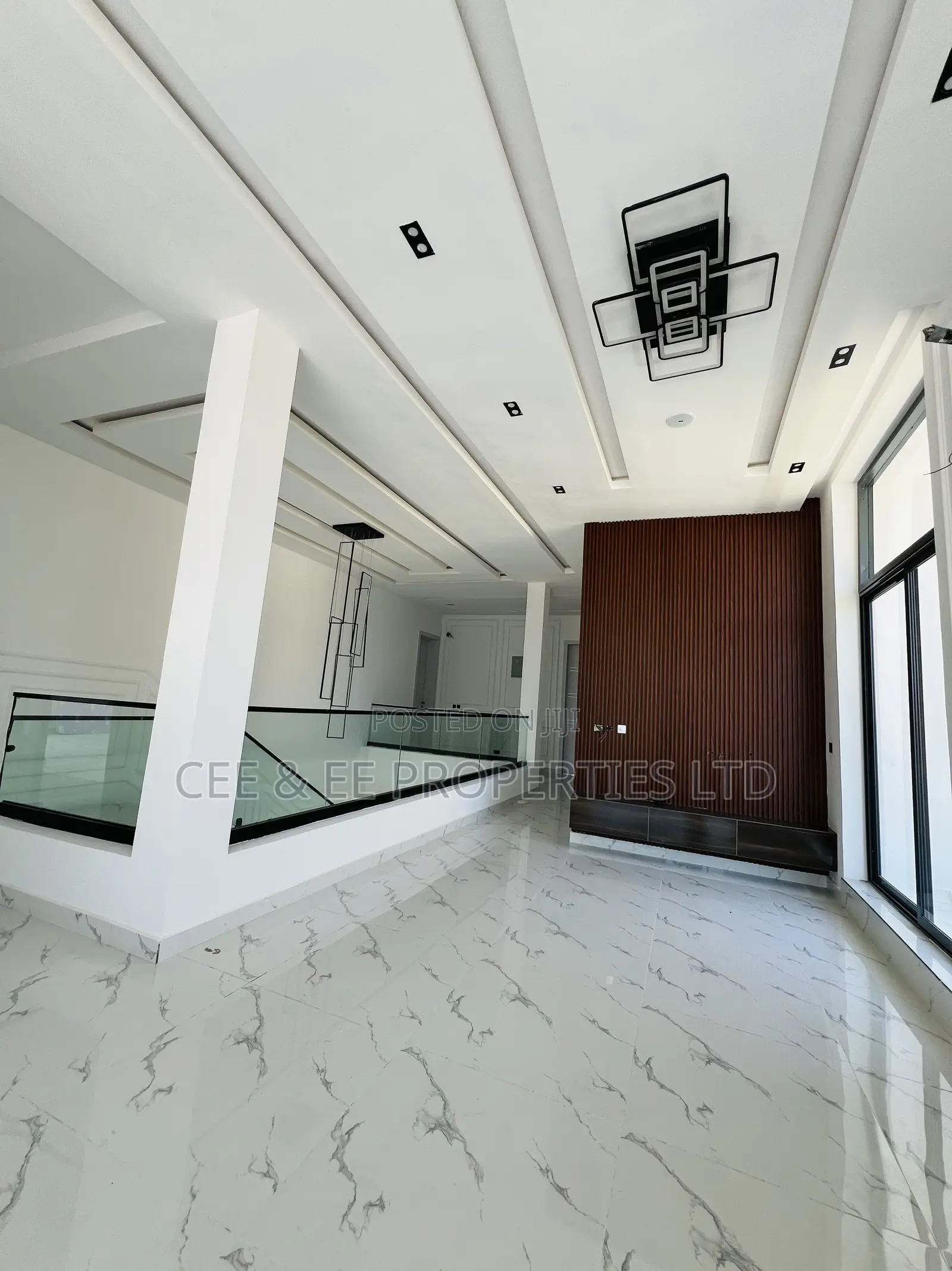 5bdrm Duplex in Royal Garden Estate, for sale