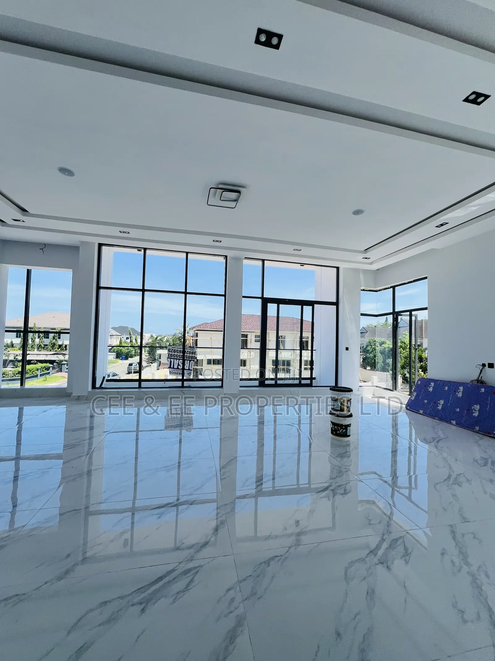 5bdrm Duplex in Royal Garden Estate, for sale