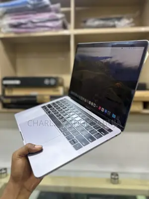 Laptop Apple MacBook Pro 2019 16GB Intel Core I5 SSD 256GB