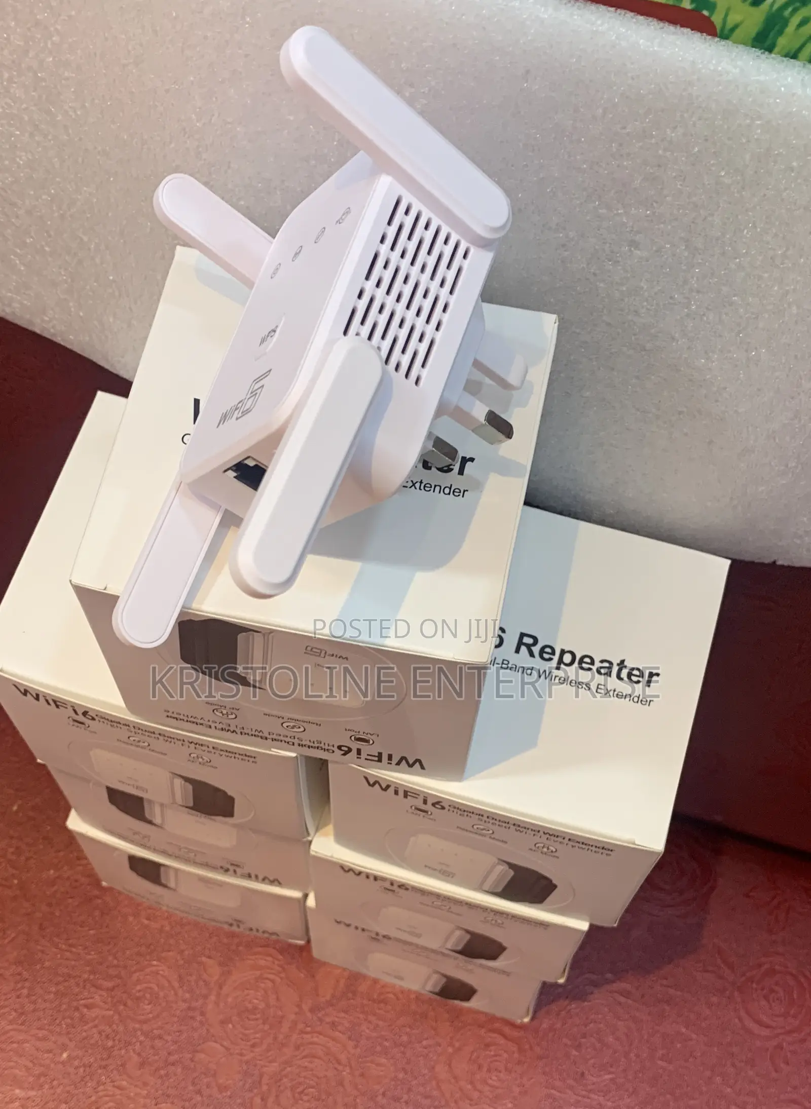 Wi-Fi 6 Repeater/Extender With 4 Dual Band Antennas