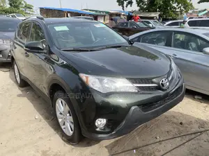 Toyota RAV4 XLE 4dr SUV (2.5L 4cyl 6A) 2014 Green
