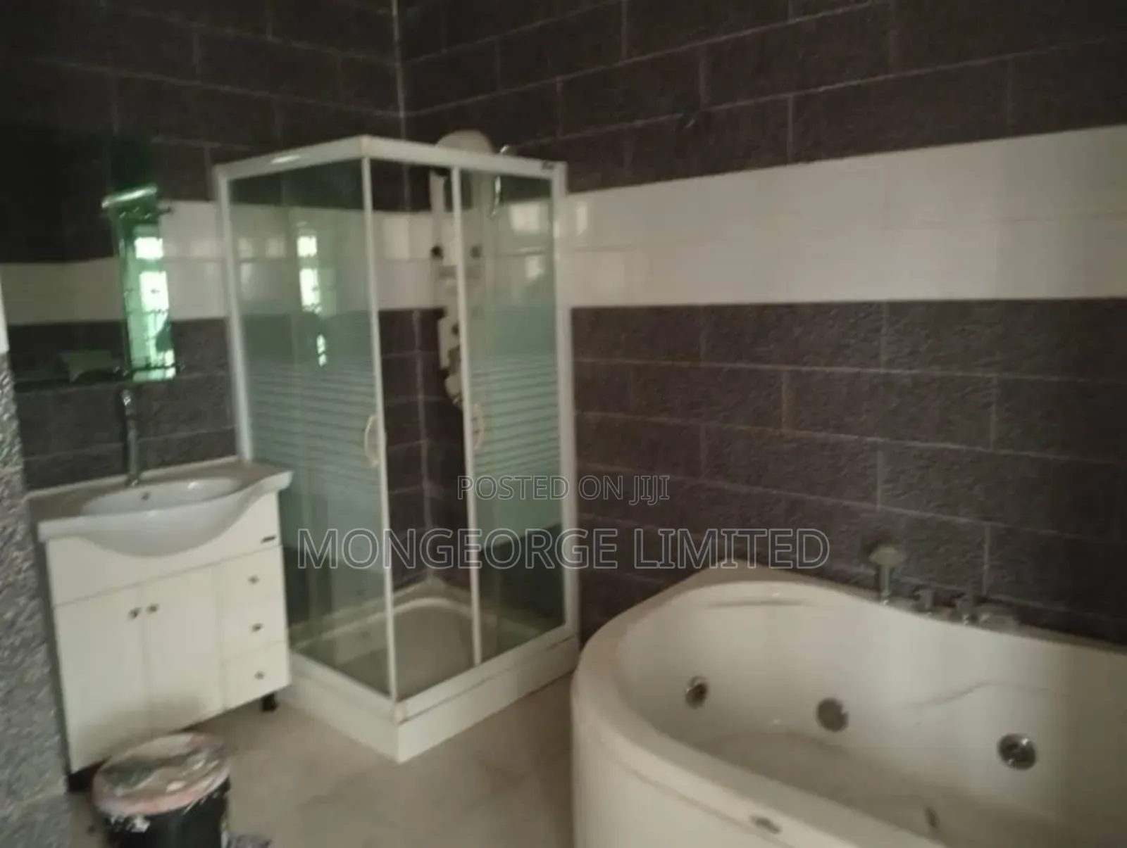 5bdrm Duplex in Magodo for sale