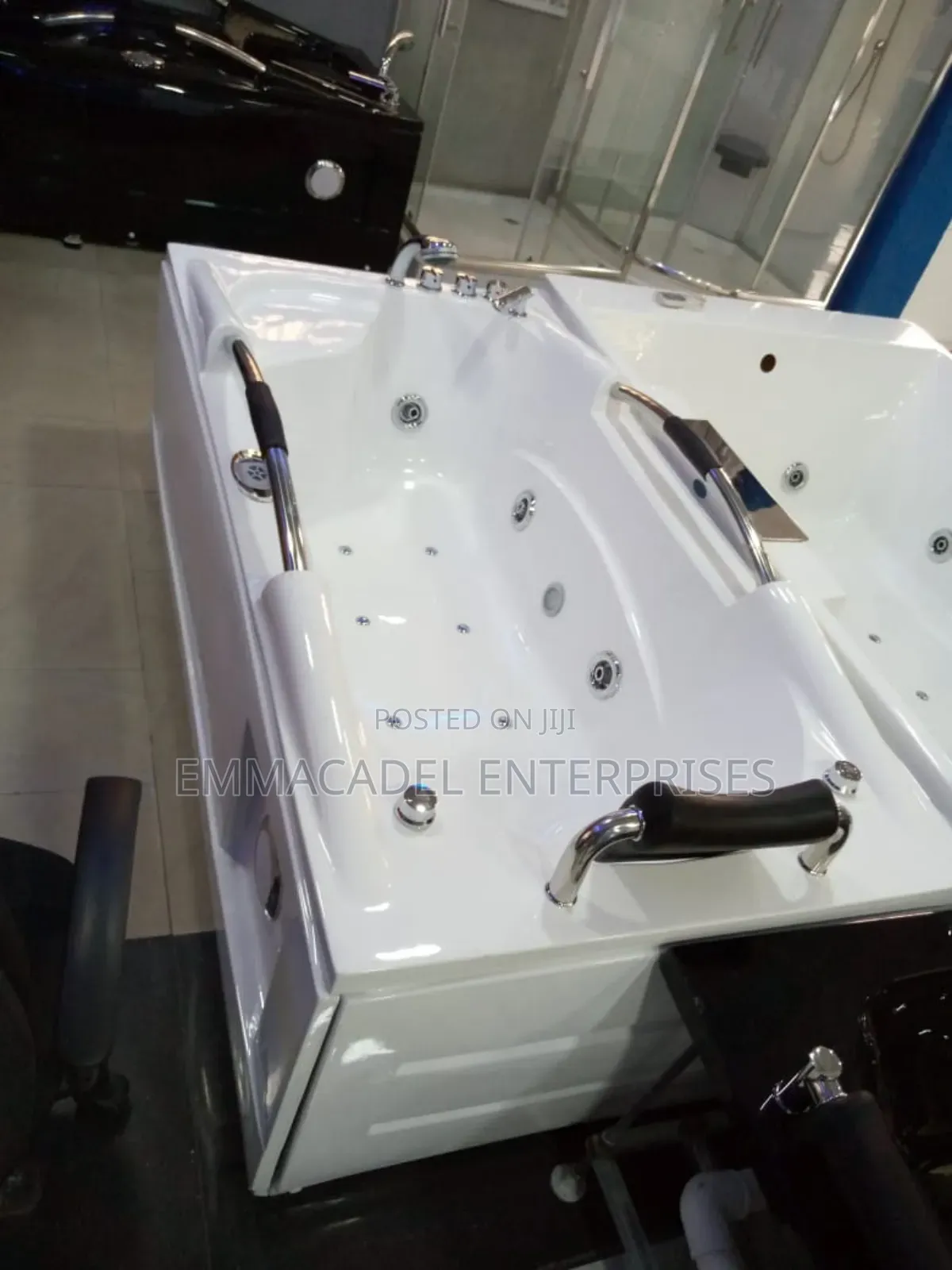 Single White Jacuzzi