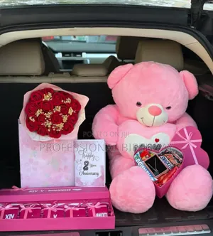 Photo - Birthday Anniversary Surprise Gift With Teddy Bear