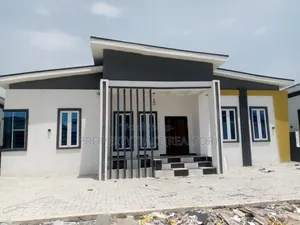 Photo - 3bdrm Bungalow in Awoyaya for sale