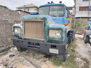 Strong Trailer Head