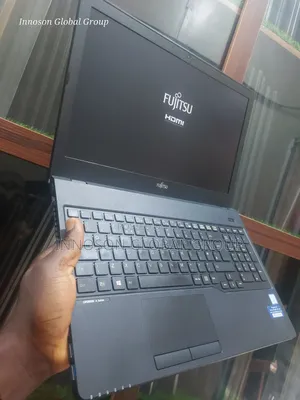 Laptop Fujitsu Lifebook A557 8GB Intel Core i5 HDD 500GB
