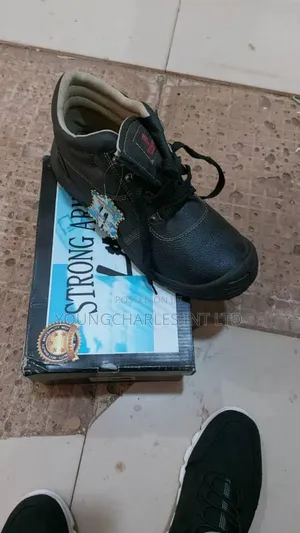 Quality Armstrong Safety Boot