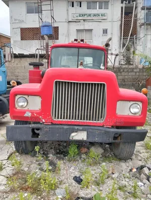 V8 Engine Lr Model