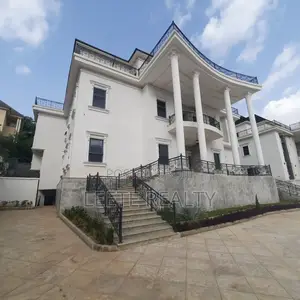 9bdrm Maisonette in Maitama for sale