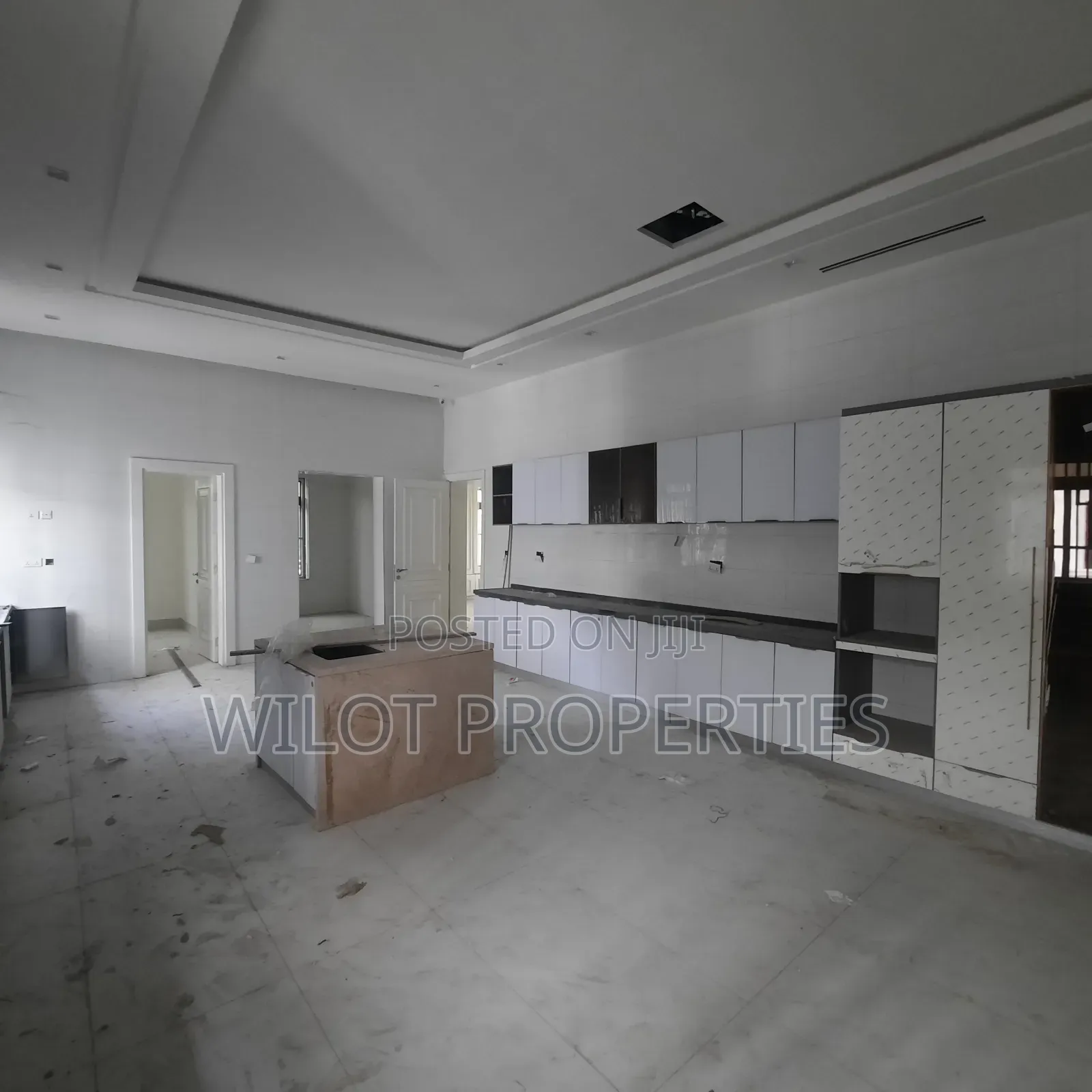 9bdrm Maisonette in Maitama for sale